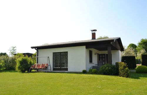 Ferienhaus am See auf großem Grundstück, Kaminofen - Foto 1