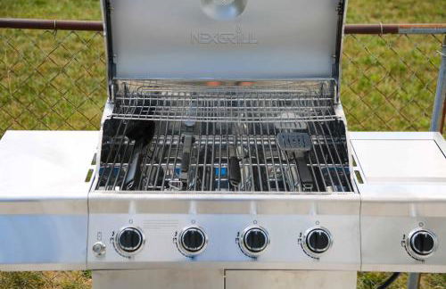 1939 Four Bed Rustic Escape by Casino - Foto 21