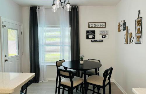 Quiet Cozy Spacious Stay w Private Pool - Foto 34