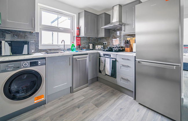 Modern Town Center Apartments Aldershot - Photo 42