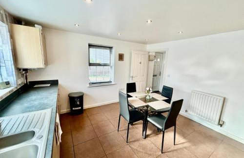 Mannys Apartment - Nice & Cozy 4Bed Flagship Lodge - Photo 36