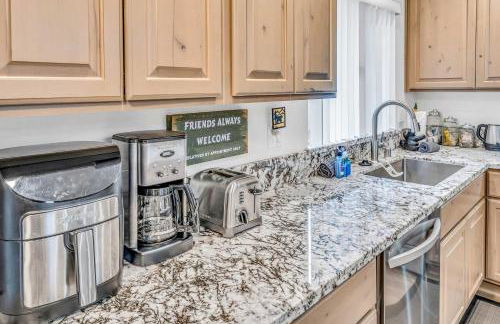 Modern 3BD -Walk to Lake & Beach - Foto 20