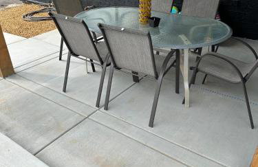 6BR Dream Getaway w Heated Pool & Peaceful Vibe - Photo 21