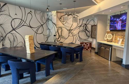 Luxury Stay Near NYC | Full Access to Amenities - Photo 45