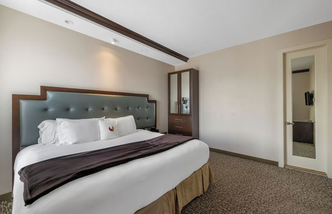 Aura Hotel Brooklyn - Photo 18