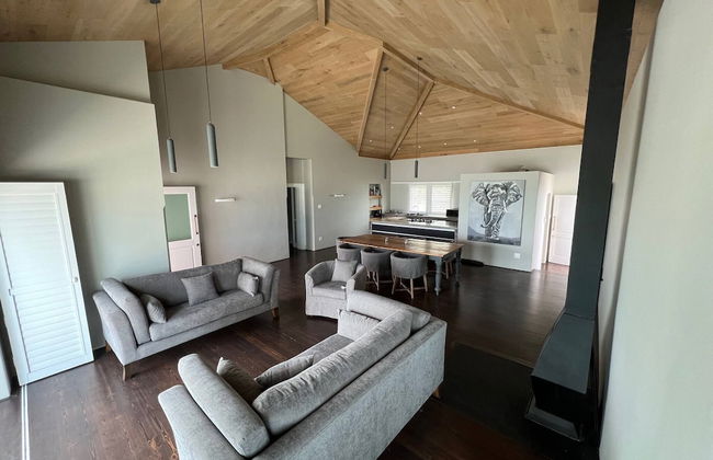 Beach Tower House Luxury Beachfront Villa - Photo 9