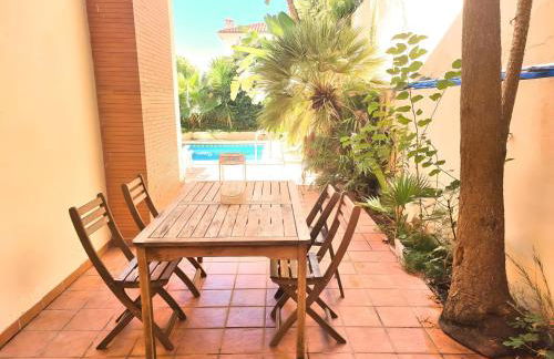 Stunning Home with Outdoor Swimmingpool, 4 Bedrooms and Wifi - Foto 32