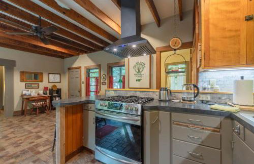 Walking distance to Lake Michigan! Cozy Cottage - Foto 8