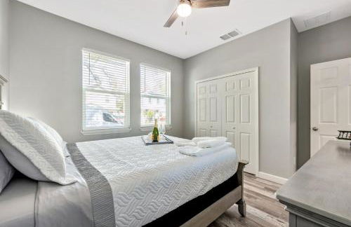 Chic Retreat-Stunning Design Cozy Fire Pit Escape! - Foto 26