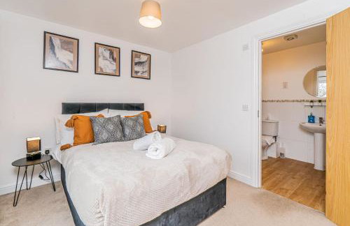 Spacious 5BR House 3 Bathrooms ideal for CONTRACTORS free PARKING - Photo 18