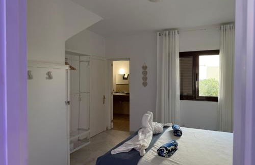 Villa LiLo Private House with Heated Pool - Foto 41