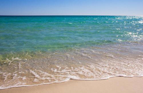 Cute Little Cottage! Perfect Getaway! 2 Pools! Sleeps 4! - Foto 29