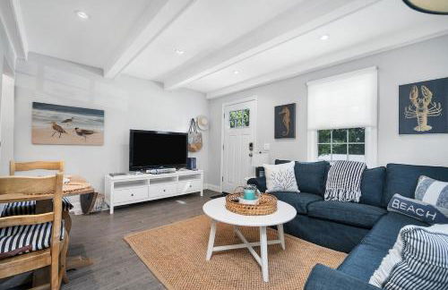 Adorable Beach Cottage - Private Beach Association - Foto 15