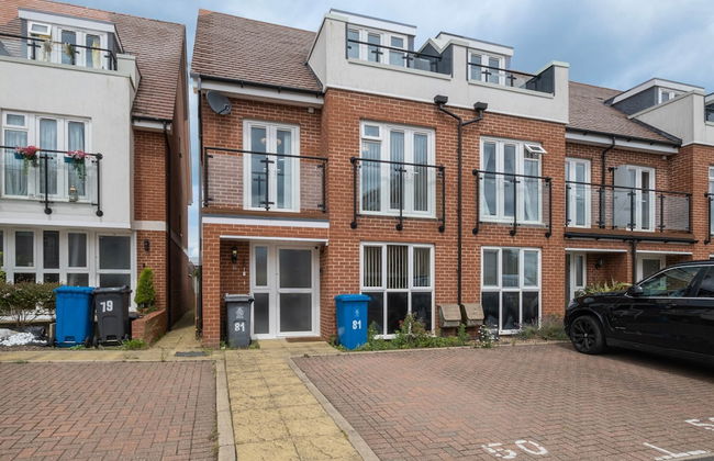 3 Bedroom and 2 Bath House with Balcony - Foto 52