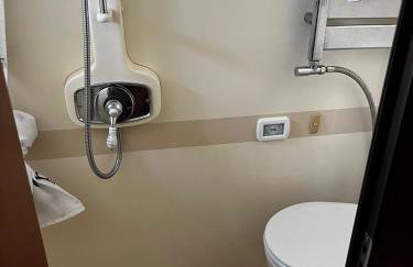 SUPERYACHT ON TOWN QUAY MARINA, SOUTHAMPTON - Very close to city centre and cruise terminals - free parking included - Foto 20