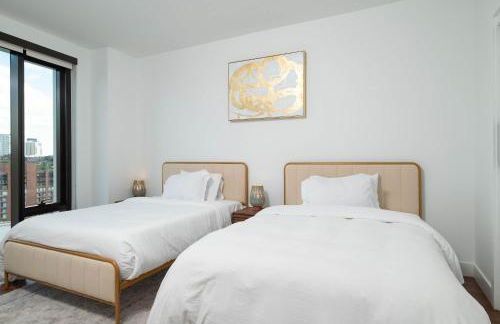 Back-Bay Lux Central 2BR Condo with Rooftop and Parking - Foto 44