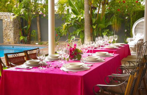 Villa de Lujo con Jardines y Piscina - Foto 40