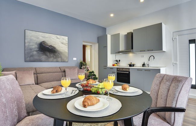 D&A Central Luxury Apartments - Photo 50