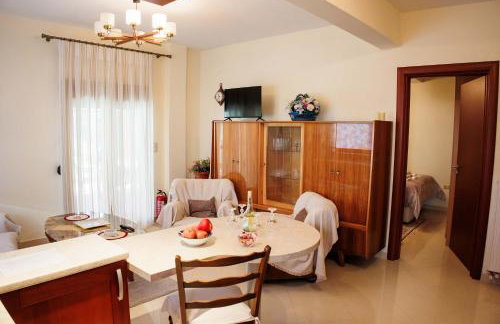 Anastasia's Kastoria Cozy Modern Garden Retreat - Foto 10