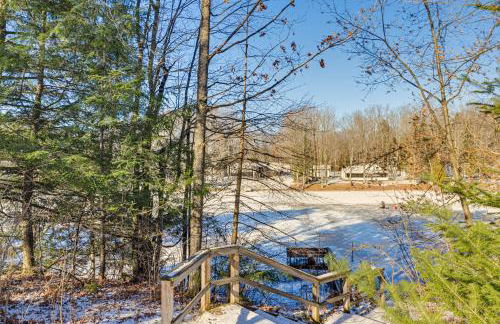 Lakefront Townsend Cabin with Fire Pit and Dock! - Foto 20