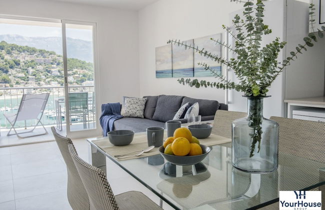 Bright Apartment Near Mountains - Photo 18