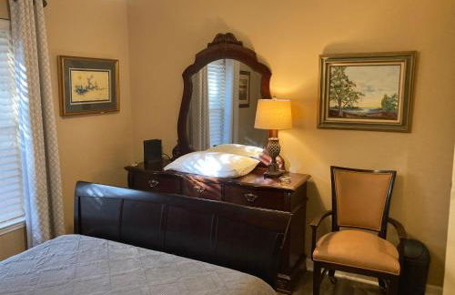 Classic City 3 bedroom 2 bath condo with deck close to UGA, Five Points, and Memorial Park in Athens - Photo 24