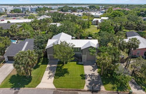 Tropic Bliss l Backyard Oasis l Mins to DNTN - Foto 5