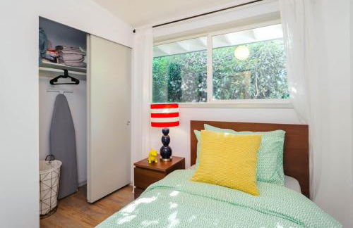 #StayinMyDistrict Modern Mid-Century Retreat - Foto 44