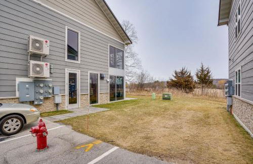 Road America Retreat Modern Villa with Garage! - Foto 26