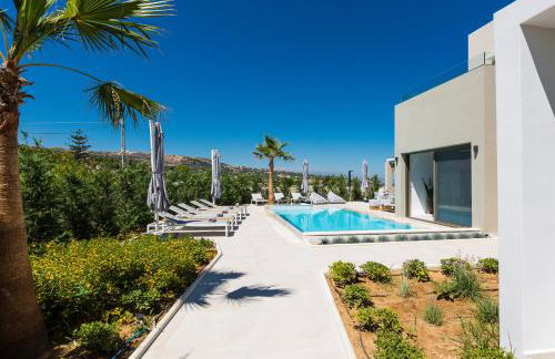 Vasilios Villa, with Pool, Gym & Close to Beach, By ThinkVilla - Foto 26