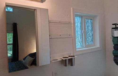 Cozy Cottage- just outside of the city! - Foto 28