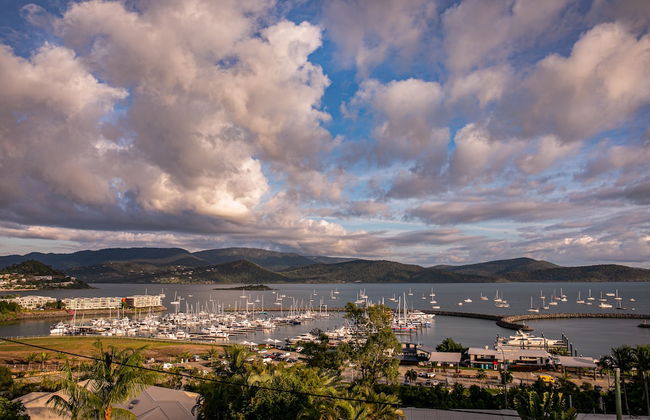 Sunlit Waters Studio Apartments - Photo 42