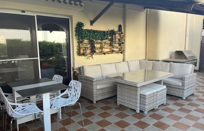 Villa Evelina 1 Minute to Beach Sleeps 8 - Photo 13