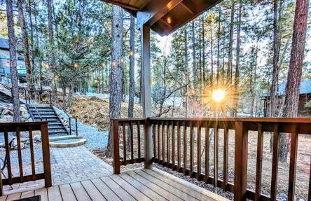 Relax & Recharge in Cozy Pinetop 2BR Retreat - Foto 17