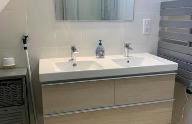 Luxury 3 Bed Home with Heated Swimming Pool Air Con and Boules Pitch - Foto 45