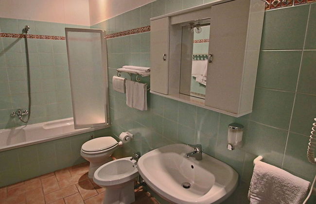 Cottage in Urbania With Pool & Terrace - Foto 11