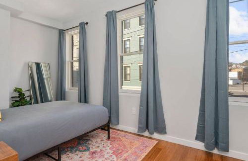 Prime OTR off Vine St, Lux Full Bed, Fast WiFi, Fully Equipped, 50in TV, Sleeps 4ppl - Foto 18