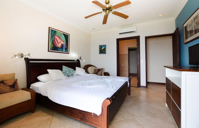 Fifth-Floor Condo with Breathtaking Ocean Views, Stylish Interior & Prime Location Near Flamingo Beach - Foto 5