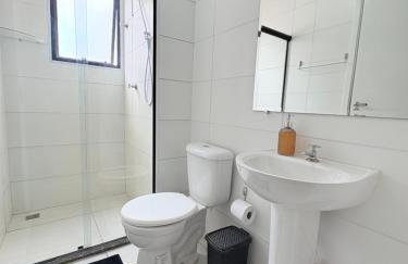 Apê moderno perto do shopping - WI-FI rápido e garagem - Foto 12