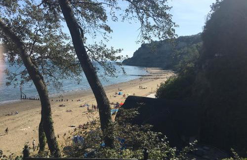 Little Gem with Private Hot Tub - Up to 25 percent off ferry - Foto 33