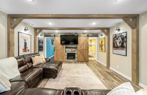 Spacious Country Farmhouse Retreat, Sleeps 16, Pool, Movie Room - Foto 54