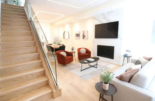 Sleeps 12 Downtown Entire home with rooftop - Foto 11