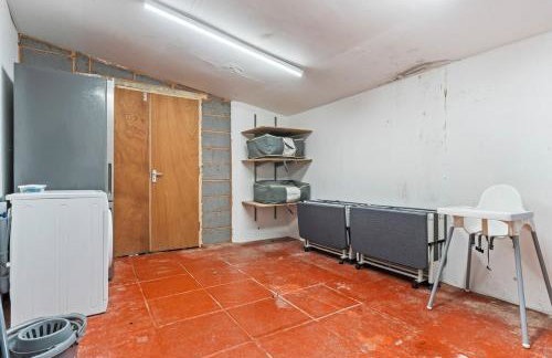 #111 New Farm with hot tub and Sauna - Sleeps 18 - Near Elmore Park - " Perfect for Contractors and Families - Parking space for 10 cars" - Foto 64