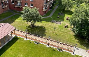 CLS Zentrale City-Wohnung in Hamburg mit E-Laden und Tiefgarage, Klimaanlage, gratis WLAN, Smart TV, großer Balkon, Nespresso Maschine inklusive Kapseln, Blick über Hamburg, Parkplatz, Cafe im Haus, Bushaltestelle direkt gegenüber, Flex Check In - Foto 25