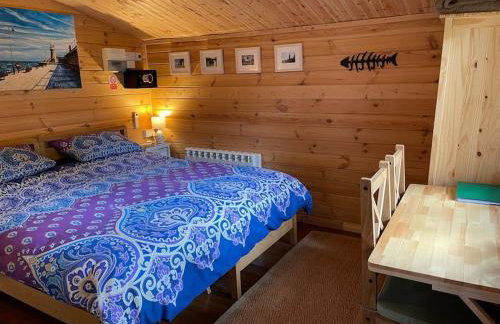 Cosy Cabin, hidden from the main house - Sleeps 2 - EV - Foto 18
