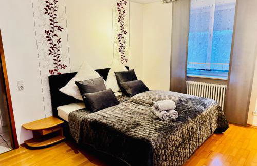 130 qm Apartment mit Garten und Stellplatz - Foto 1