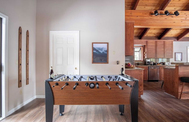 Tarly by Avantstay 5mins To Diamond Peak Skiing w/ Hot Tub in Incline Village - Foto 2