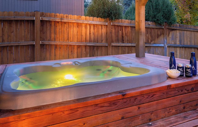 Old Mill Getaway by Avantstay Private Backyard w/ Hot Tub - Foto 32