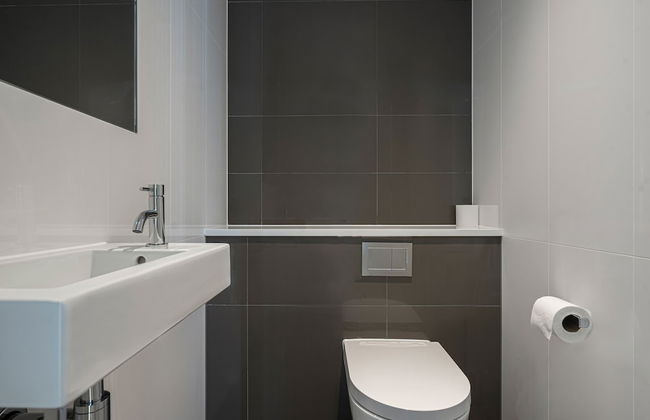 Deluxe Riverside Apartment With City Views - Foto 39