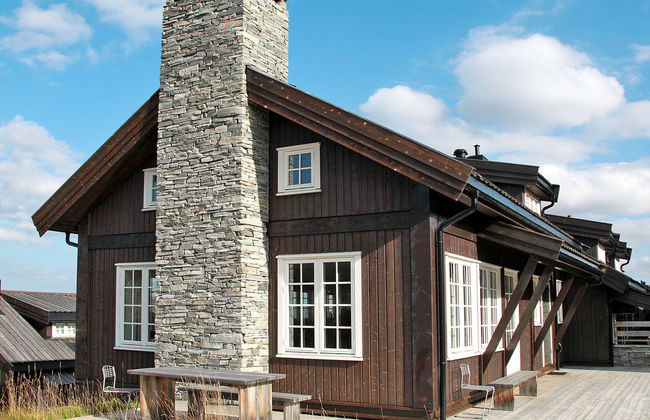 4 bedroom Apartment in Geilo with swimming pool and garden - Photo 1